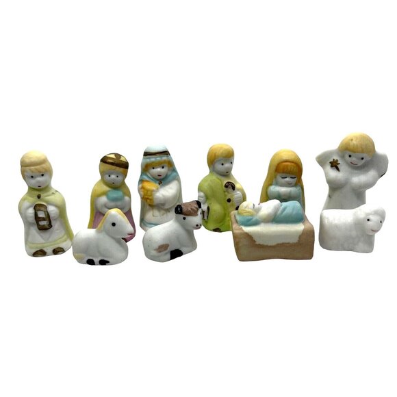 Miniature Nativity Scene Porcelain 10 Piece Set Vintage - Picture 8 of 12